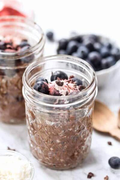 easy chocolate chia pudding with hemp seeds and blueberries
